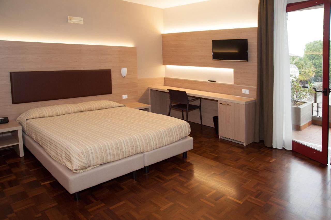 Hotel Buca Di Bacco Volta Mantovana Esterno foto