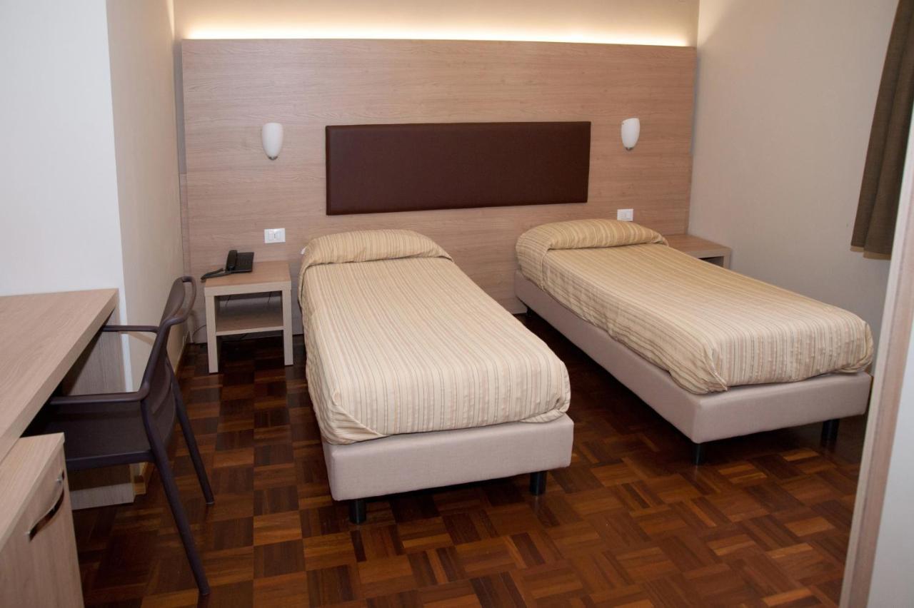 Hotel Buca Di Bacco Volta Mantovana Esterno foto