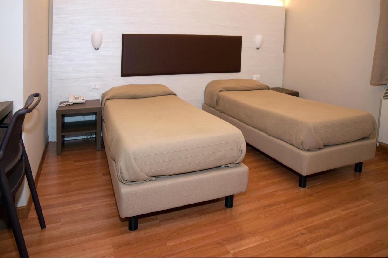 Hotel Buca Di Bacco Volta Mantovana Esterno foto
