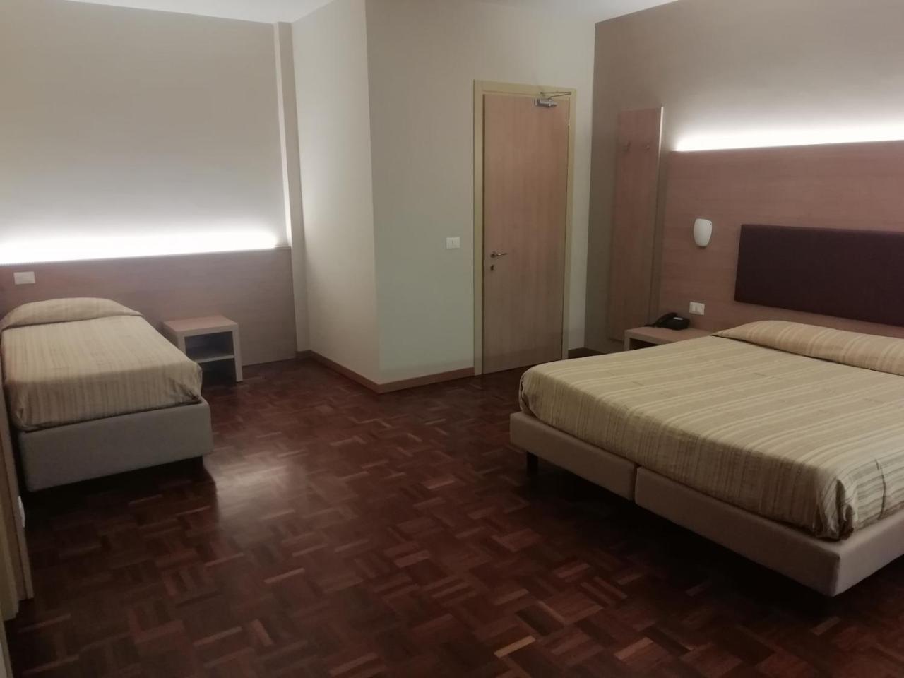 Hotel Buca Di Bacco Volta Mantovana Esterno foto