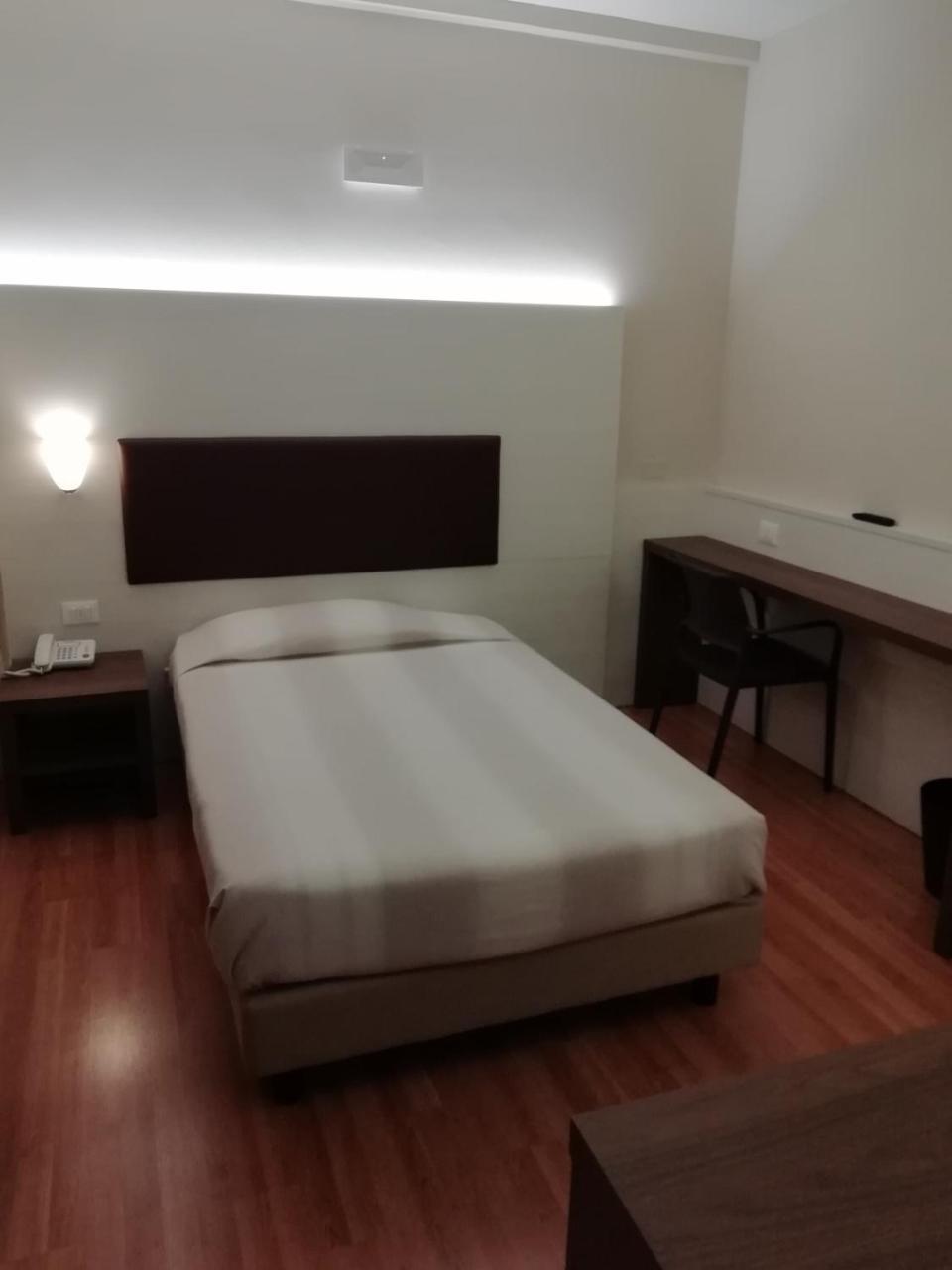 Hotel Buca Di Bacco Volta Mantovana Esterno foto