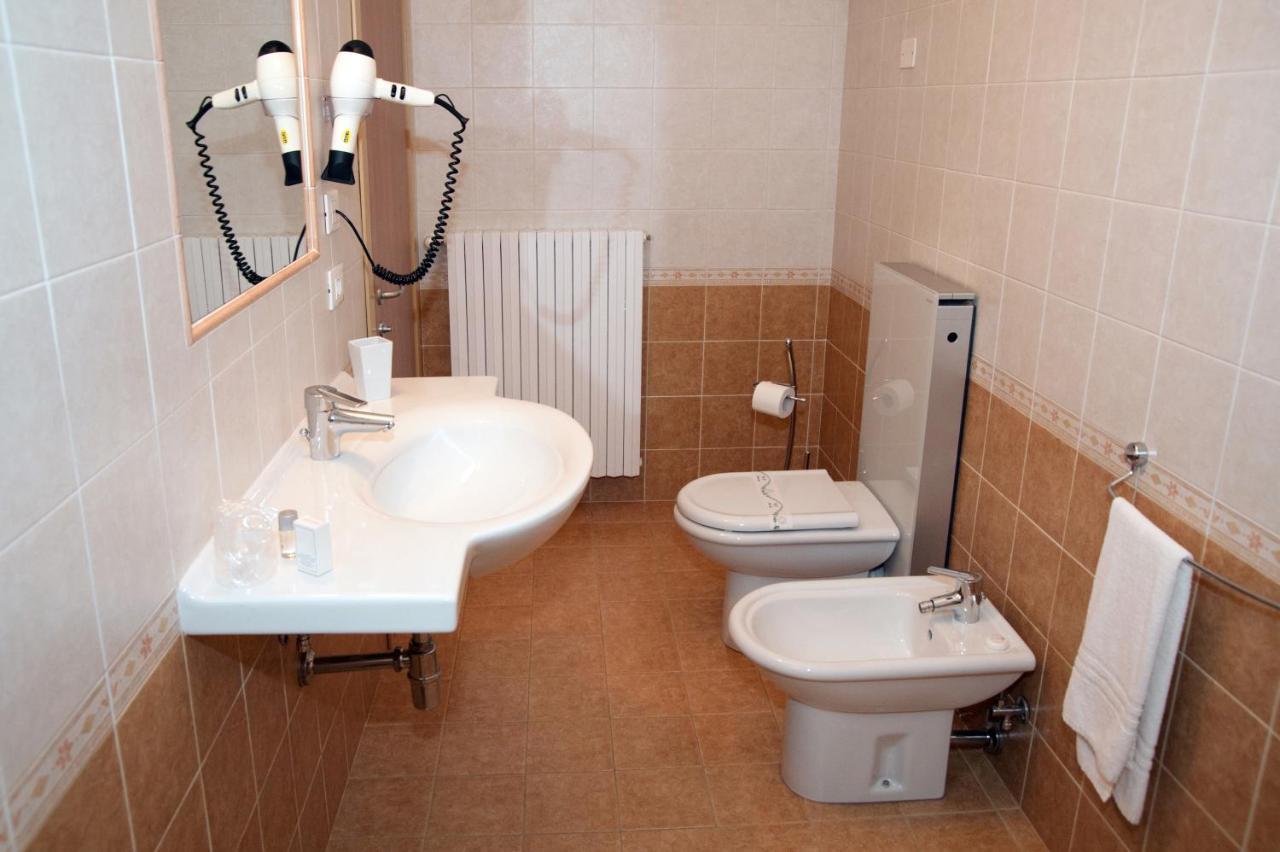 Hotel Buca Di Bacco Volta Mantovana Esterno foto